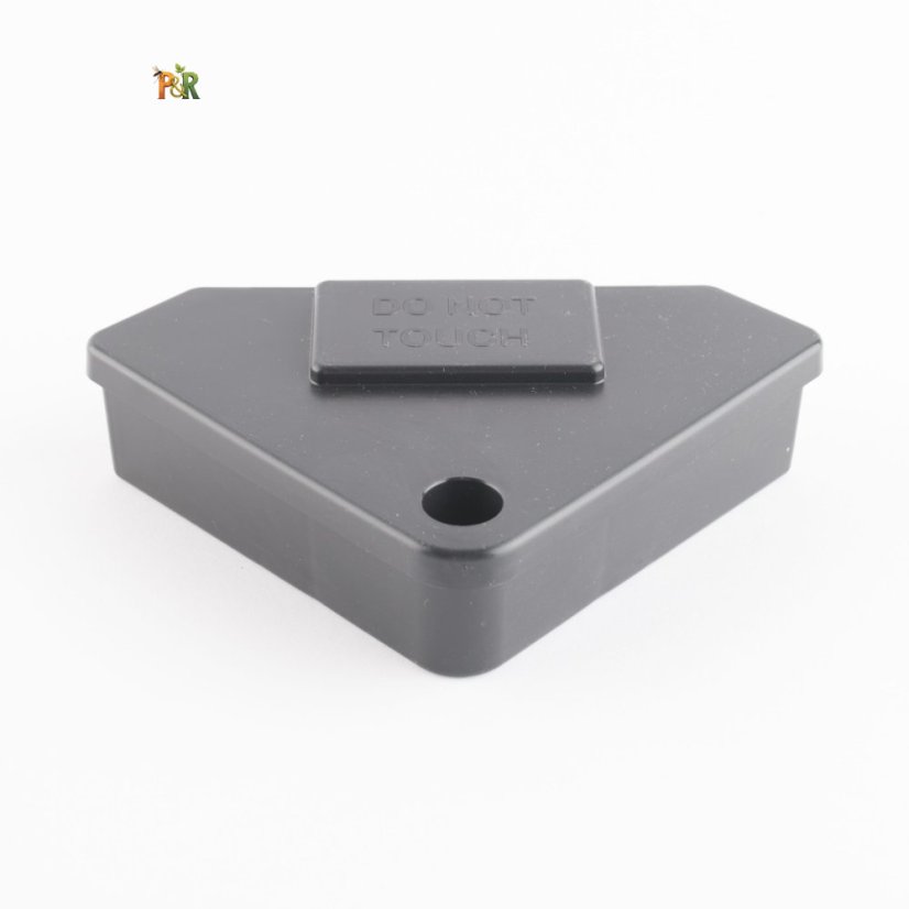 Rohová uzamykatelná deratizační stanička – černá