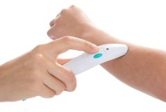 Itch Pen - přístroj pro zmírnění svědění po bodnutí a štípnutí hmyzem 2xAA