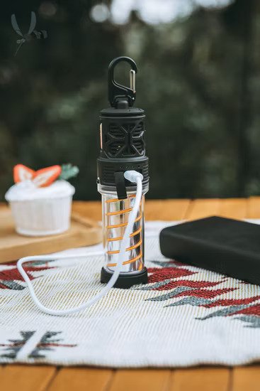 Přenosný odpuzovač komárů a svítilna Sorbo Repellent Stick Lamp